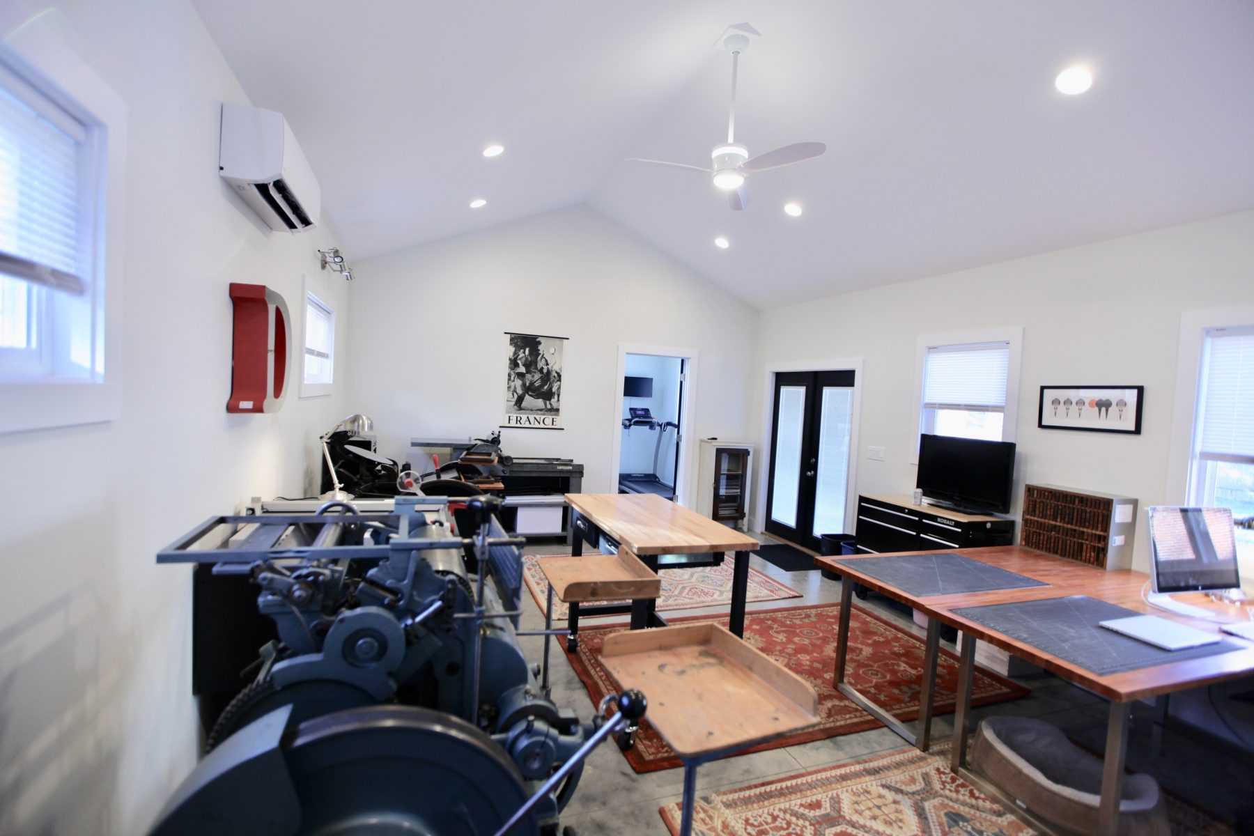 Interior of the Premier Pro Ranch Garage Workshop 05