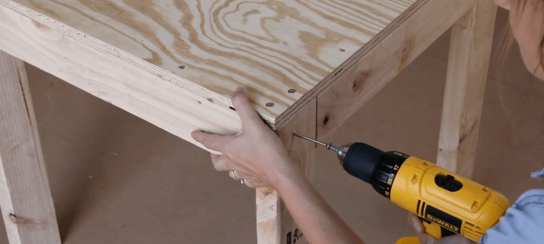 DIY Elevating Table Tuff Shed